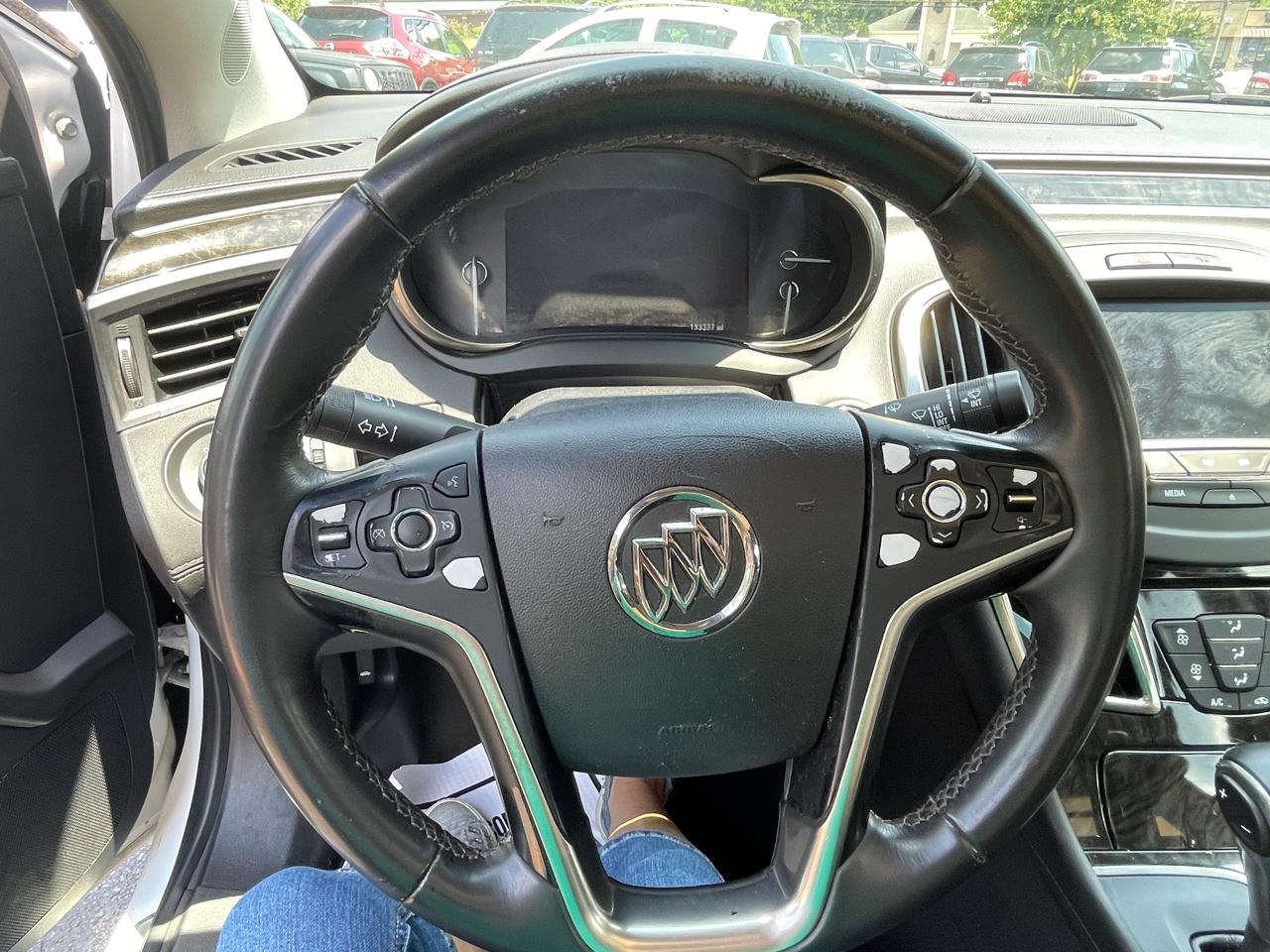 Buick LaCrosse 4dr Sdn Leather FWD 2016