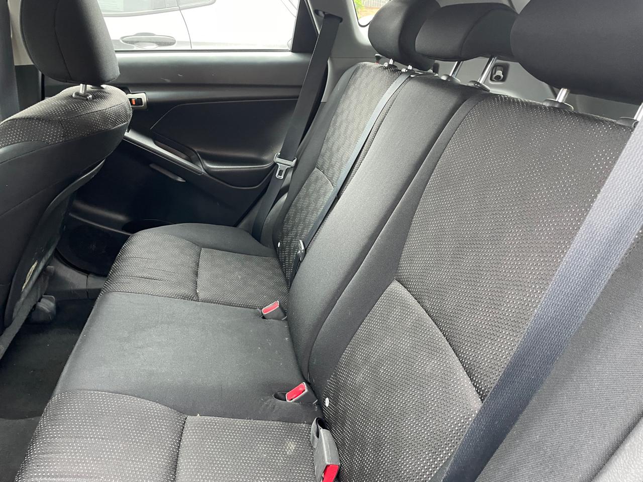 Pontiac Vibe 4dr HB AWD 2009
