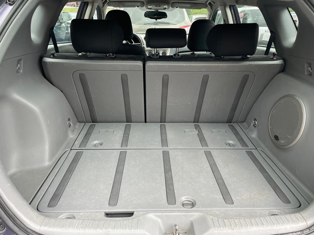 Pontiac Vibe 4dr HB AWD 2009