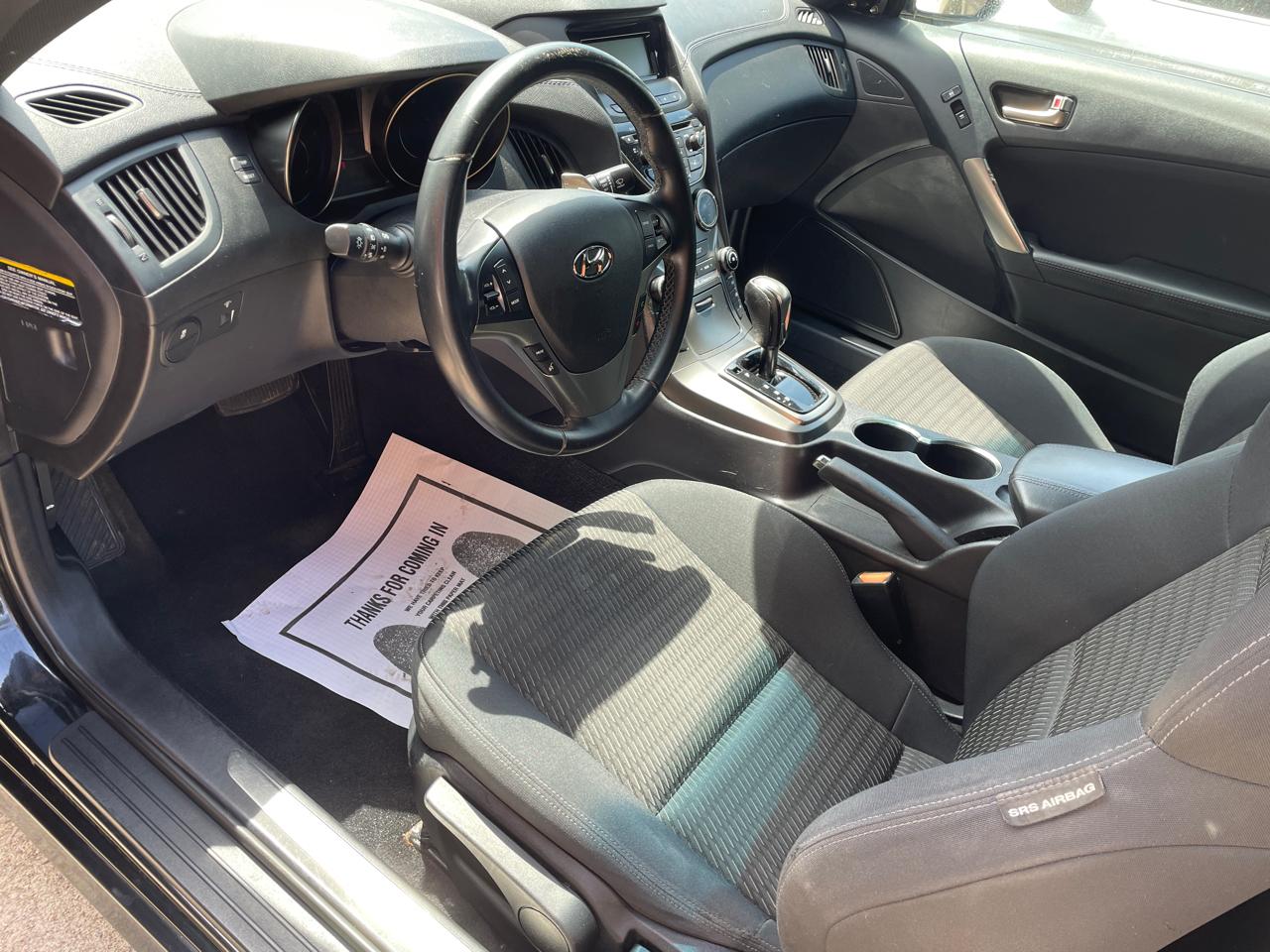 Hyundai Genesis Coupe 2dr 3.8L Auto Base w/Black Seats 2015