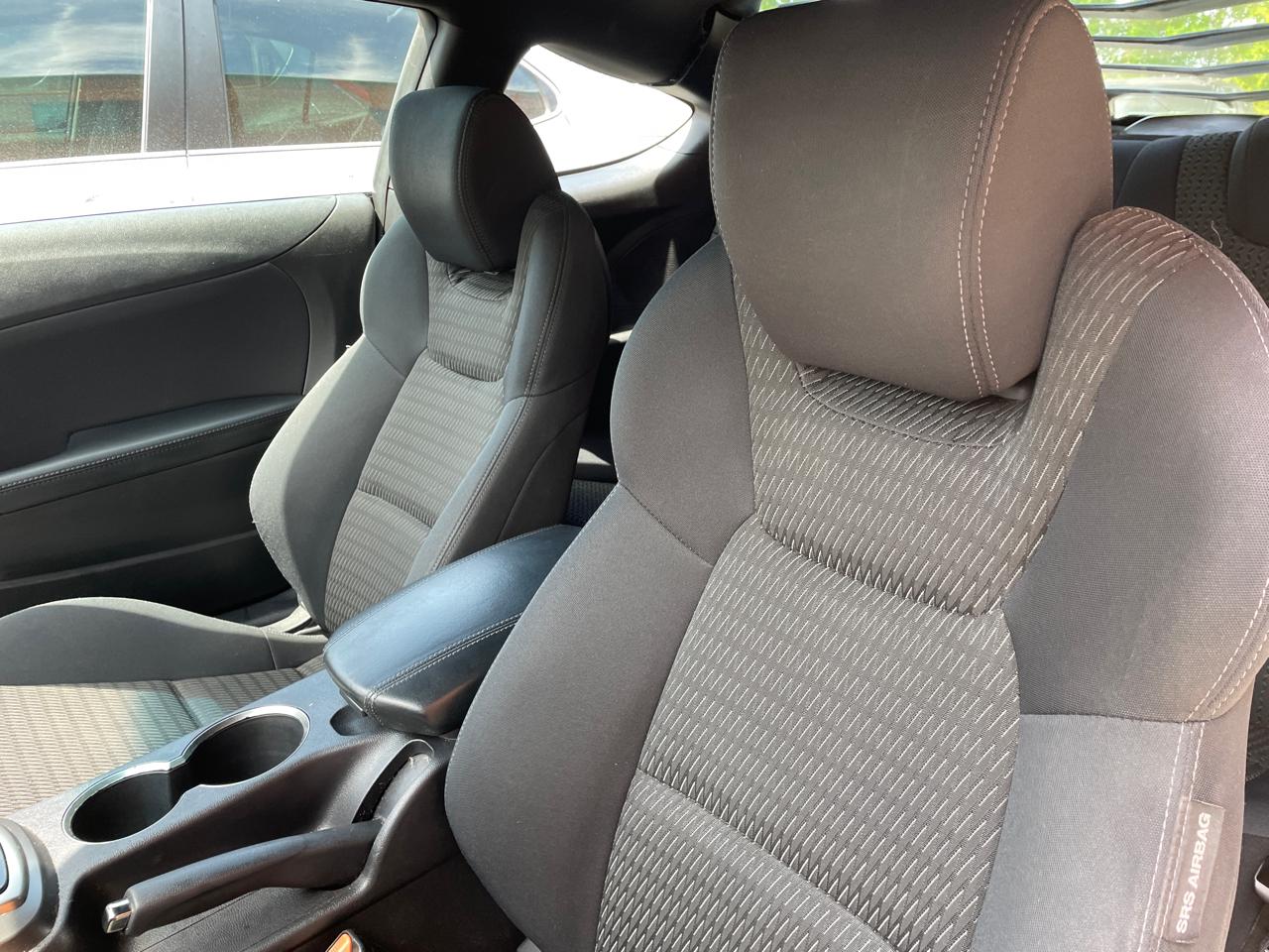 Hyundai Genesis Coupe 2dr 3.8L Auto Base w/Black Seats 2015
