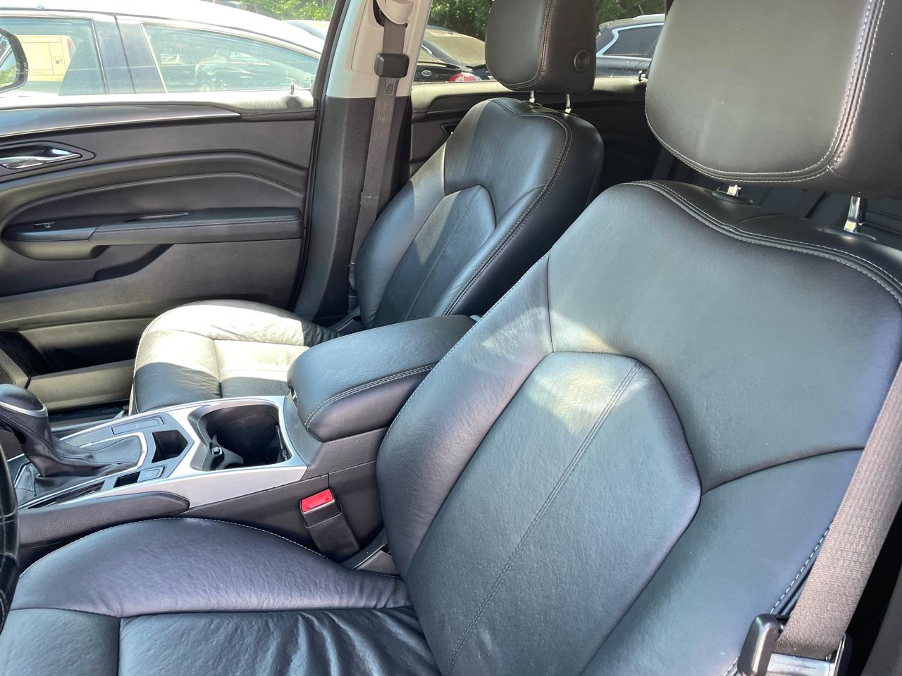 Cadillac SRX FWD 4dr Base 2016