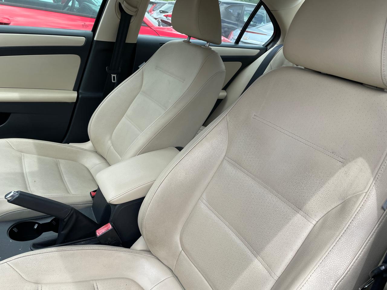 Volkswagen Jetta Sedan 4dr Auto SE 2012
