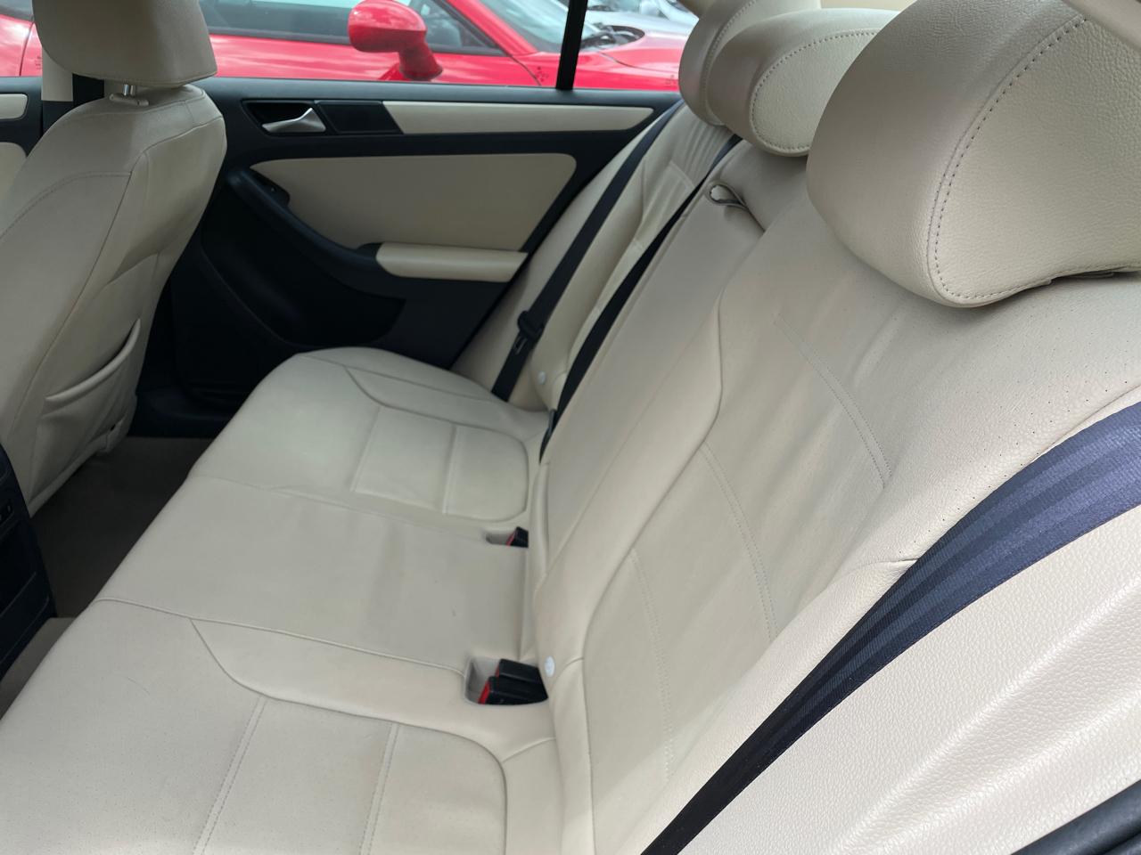 Volkswagen Jetta Sedan 4dr Auto SE 2012