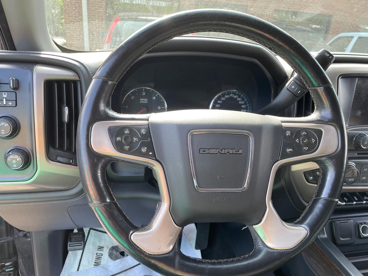 GMC Sierra 1500 4WD Crew Cab 143.5" Denali 2017