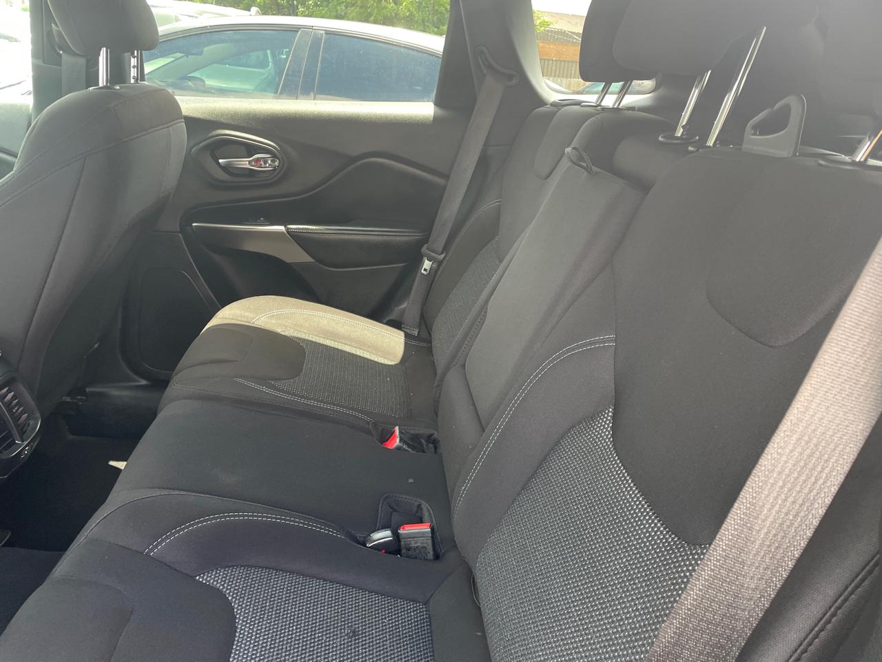 Jeep Cherokee Latitude FWD 2020