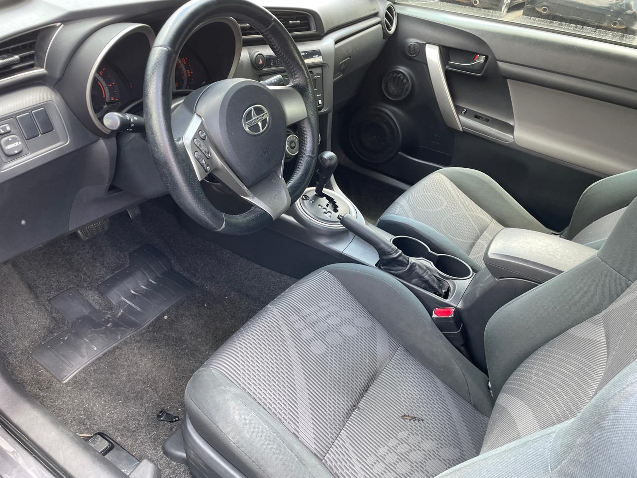Scion tC 2dr HB Auto (Natl) 2013