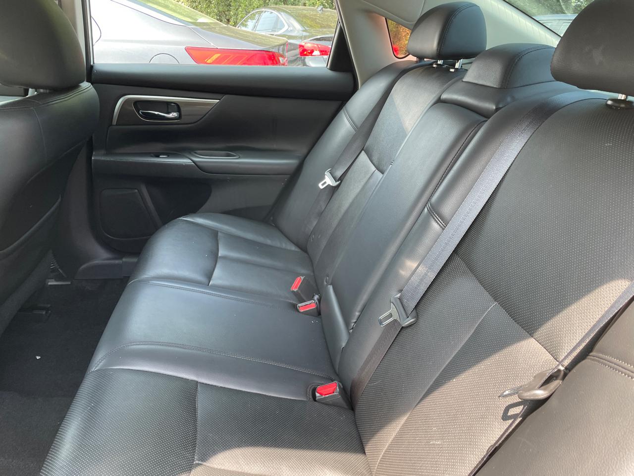 Nissan Altima 4dr Sdn V6 3.5 SL 2015