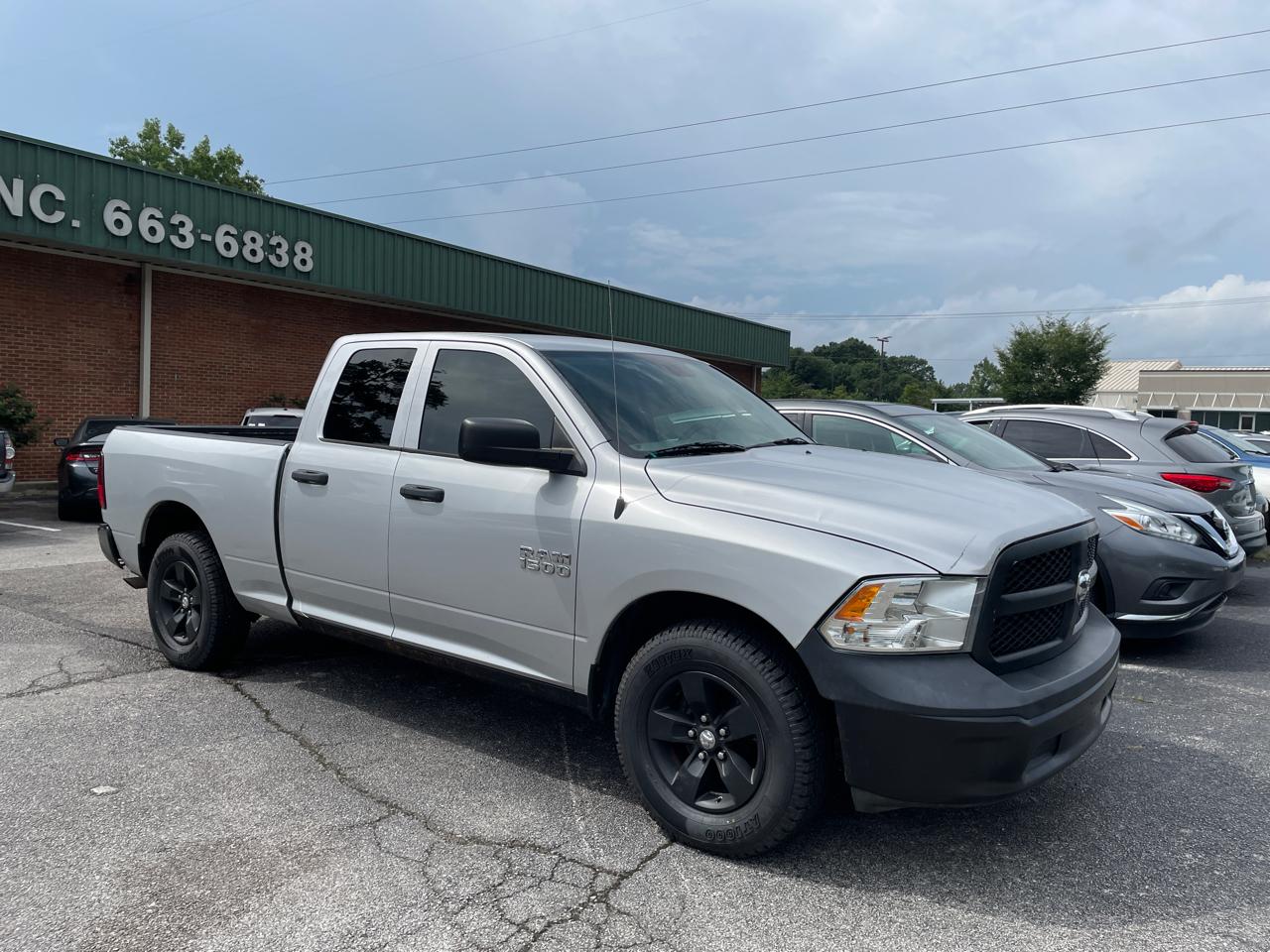 RAM 1500 2WD Quad Cab 140.5" Tradesman 2016