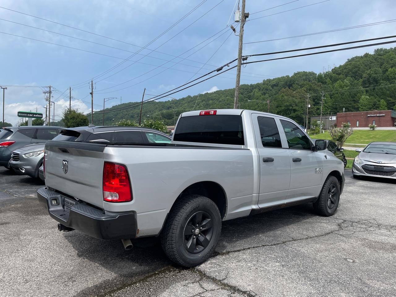 RAM 1500 2WD Quad Cab 140.5" Tradesman 2016