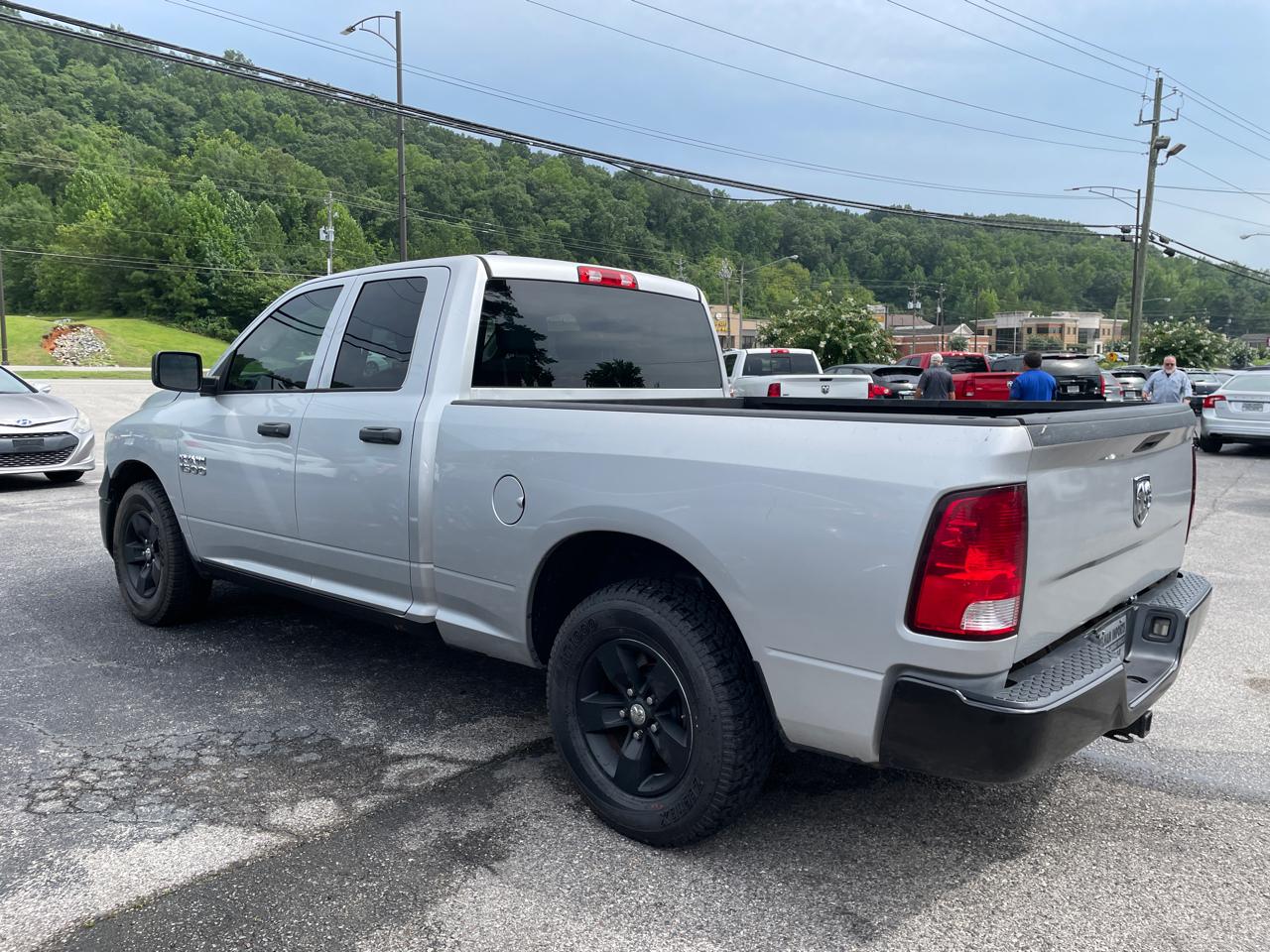 RAM 1500 2WD Quad Cab 140.5" Tradesman 2016