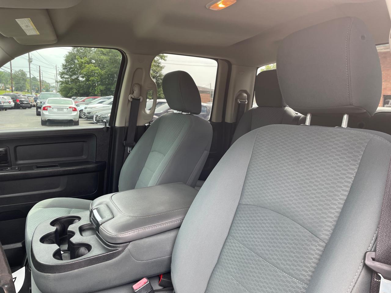 RAM 1500 2WD Quad Cab 140.5" Tradesman 2016