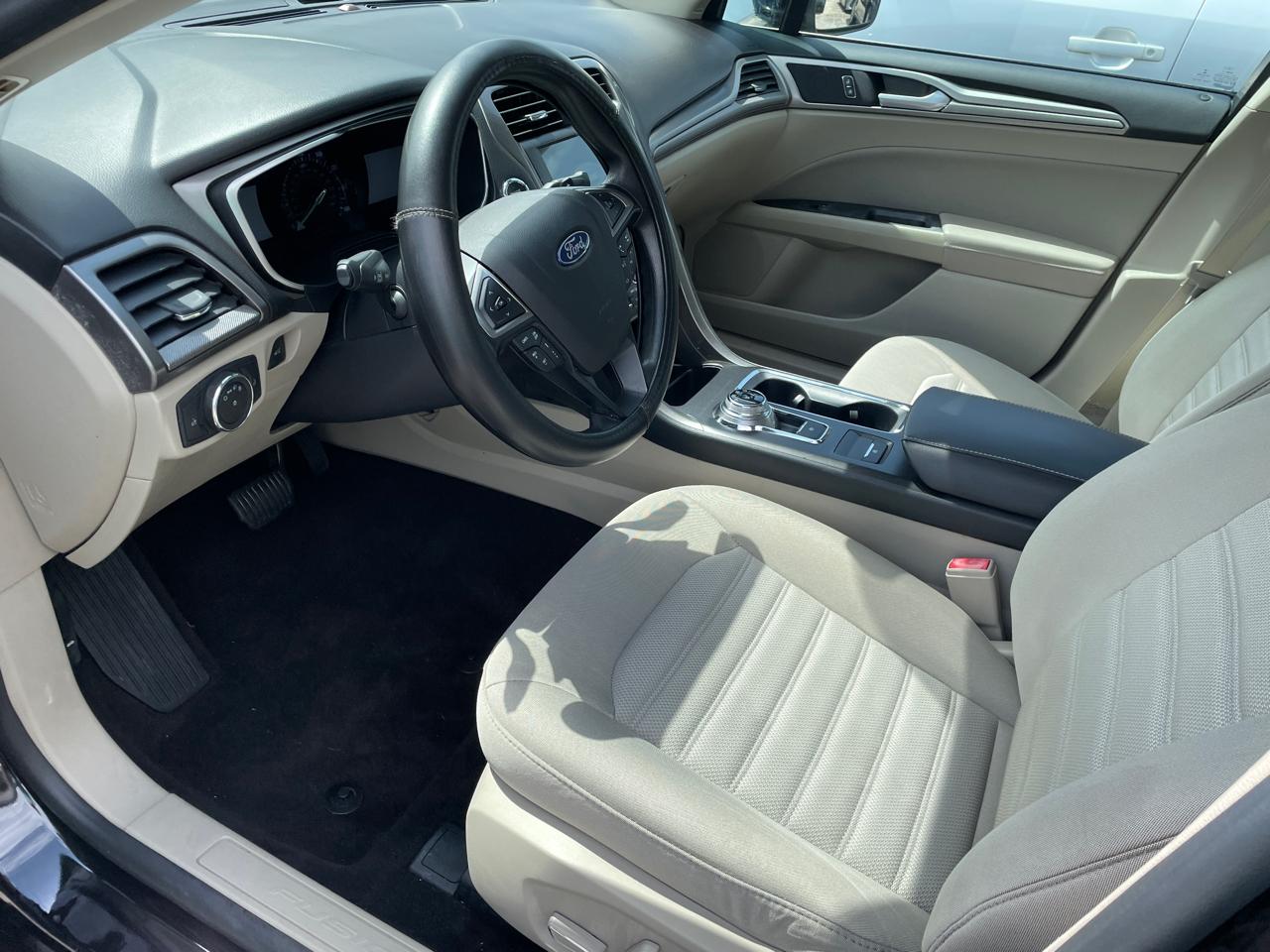 Ford Fusion SE FWD 2019