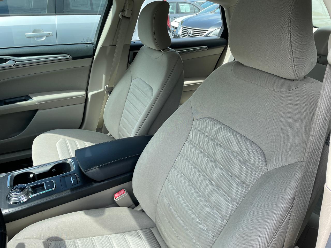 Ford Fusion SE FWD 2019