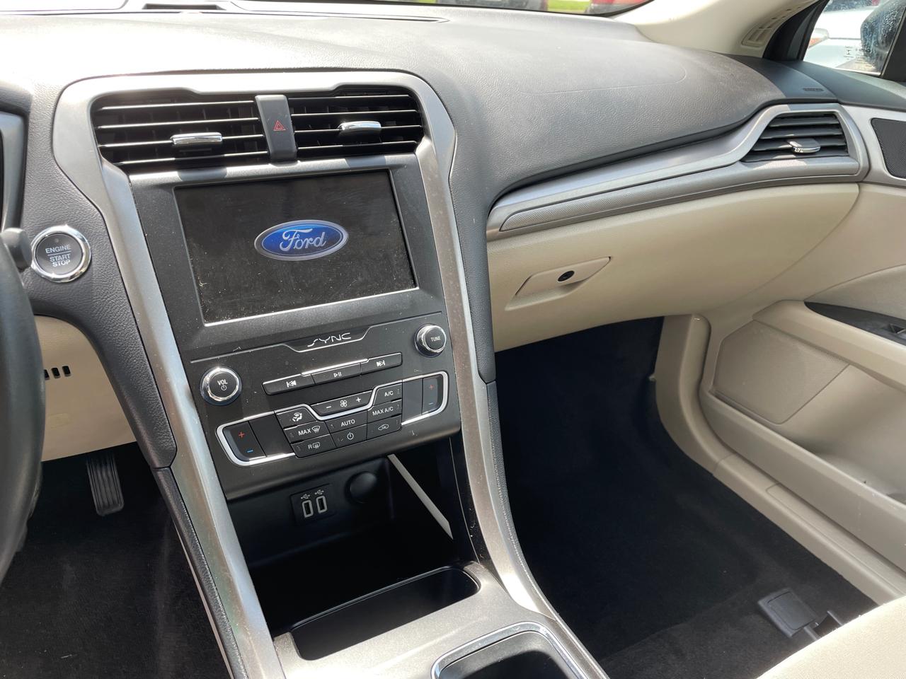 Ford Fusion SE FWD 2019