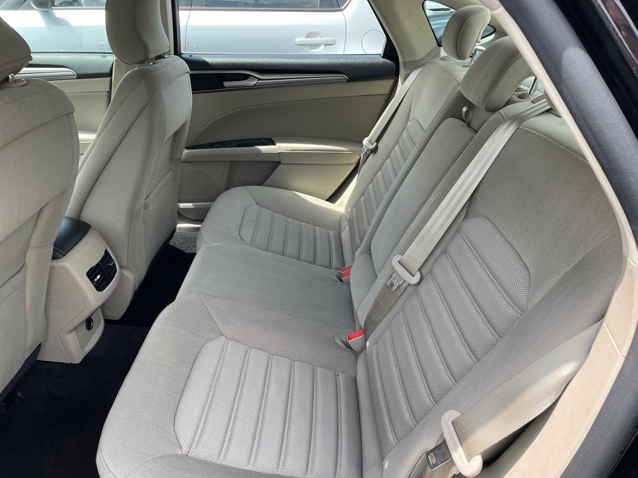 Ford Fusion SE FWD 2019