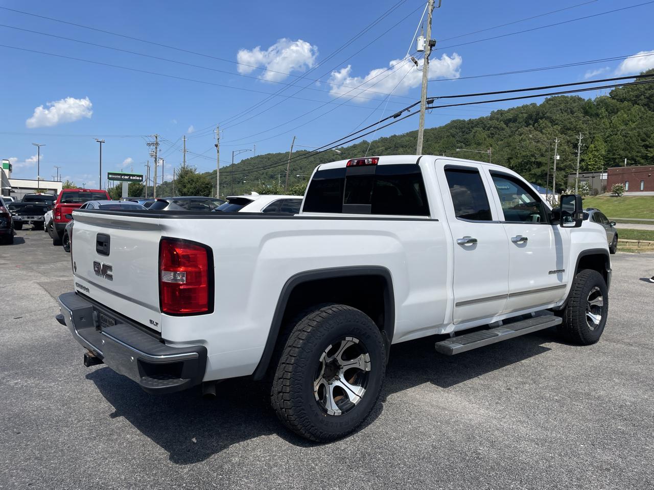 GMC Sierra 1500 4WD Double Cab 143.5" SLT 2015