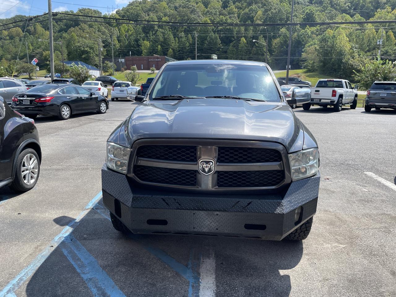 RAM 1500 4WD Quad Cab 140.5" Express 2016