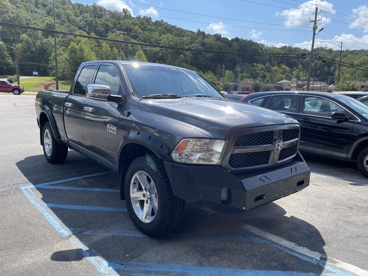 RAM 1500 4WD Quad Cab 140.5" Express 2016