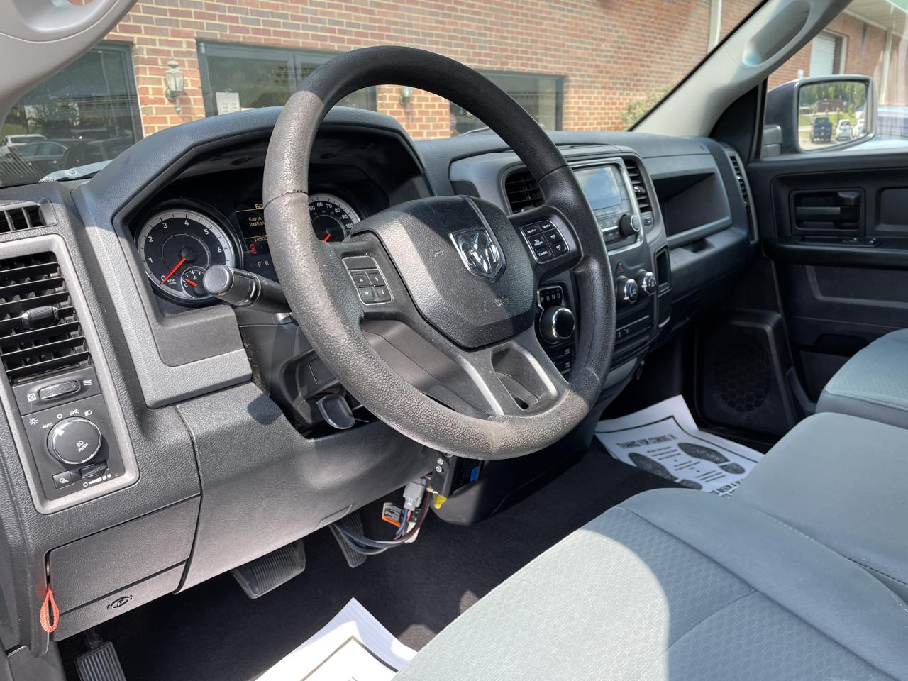 RAM 1500 4WD Quad Cab 140.5" Express 2016