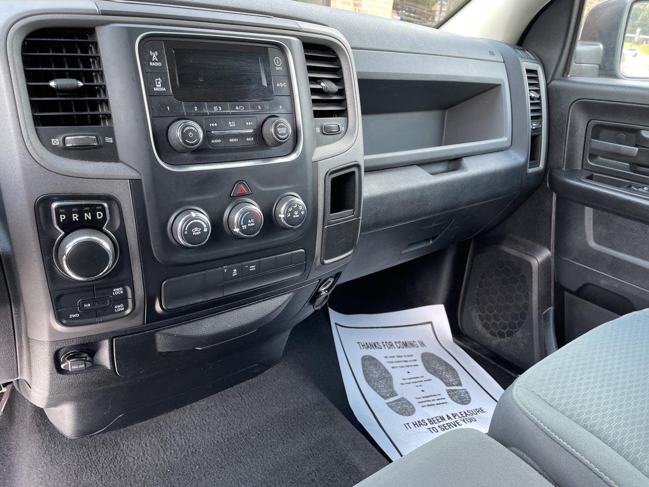 RAM 1500 4WD Quad Cab 140.5" Express 2016