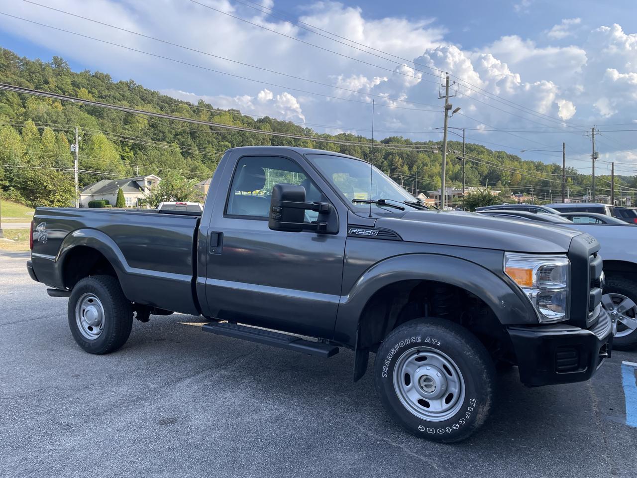 Ford Super Duty F-250 SRW 4WD Reg Cab 137" XLT 2014