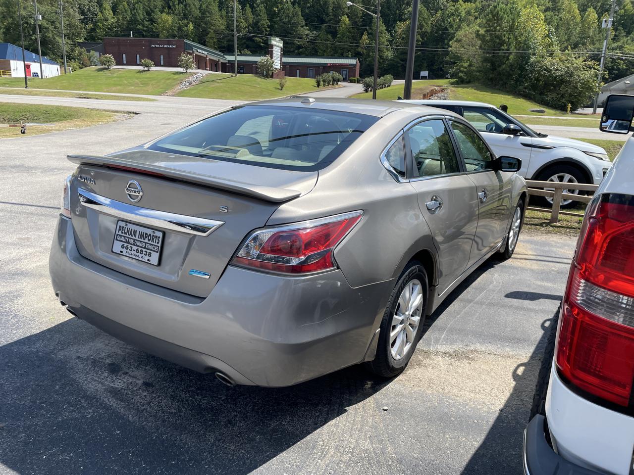 Nissan Altima 4dr Sdn I4 2.5 S 2014