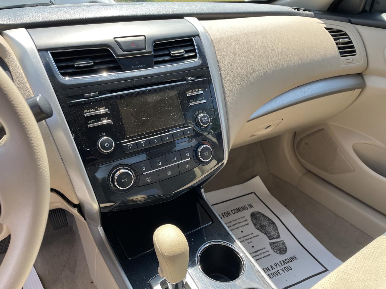 Nissan Altima 4dr Sdn I4 2.5 S 2014
