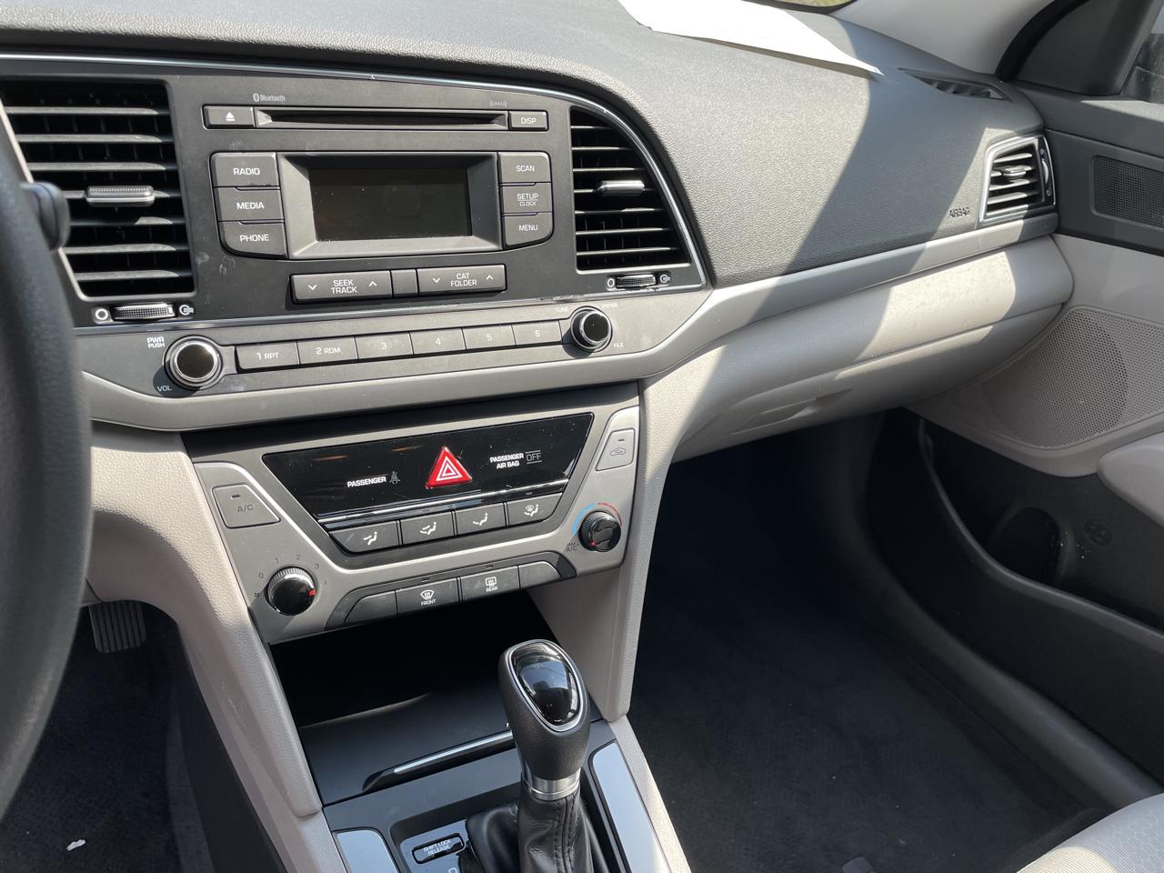 Hyundai Elantra SE 2.0L Auto (Alabama) 2017