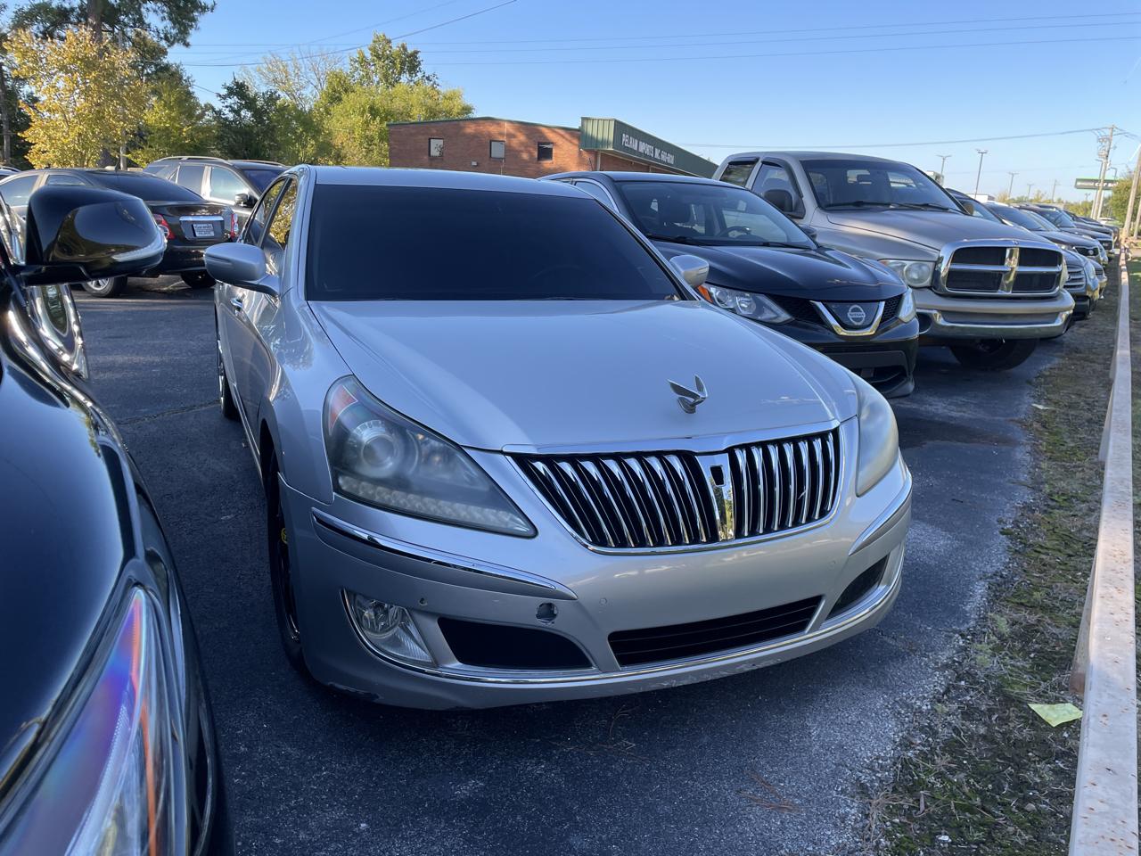 Hyundai Equus 4dr Sdn Signature 2012