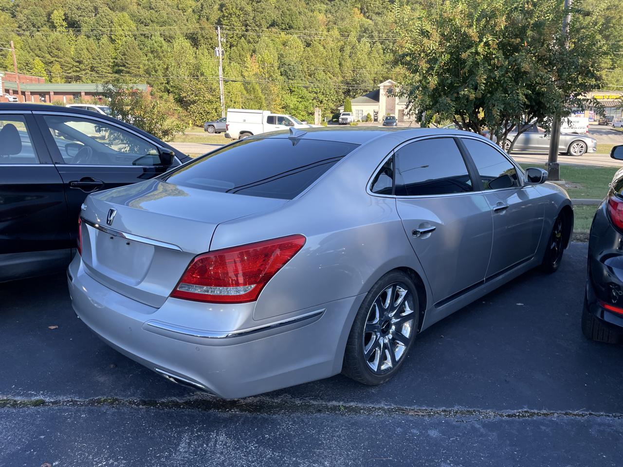 Hyundai Equus 4dr Sdn Signature 2012