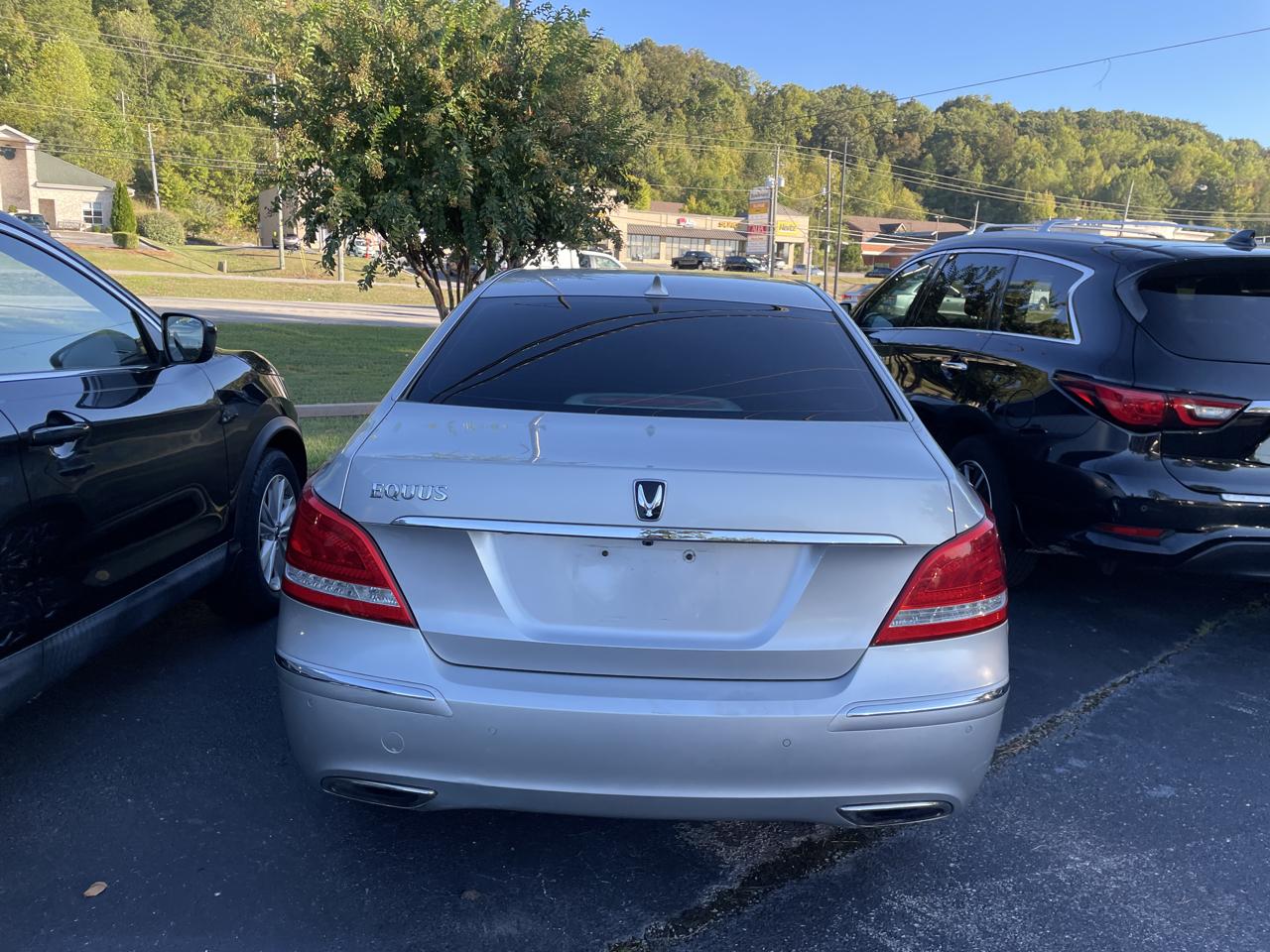 Hyundai Equus 4dr Sdn Signature 2012