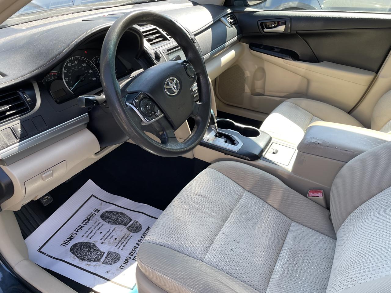 Toyota Camry 4dr Sdn I4 Auto LE (Natl) *Ltd Avail* 2014
