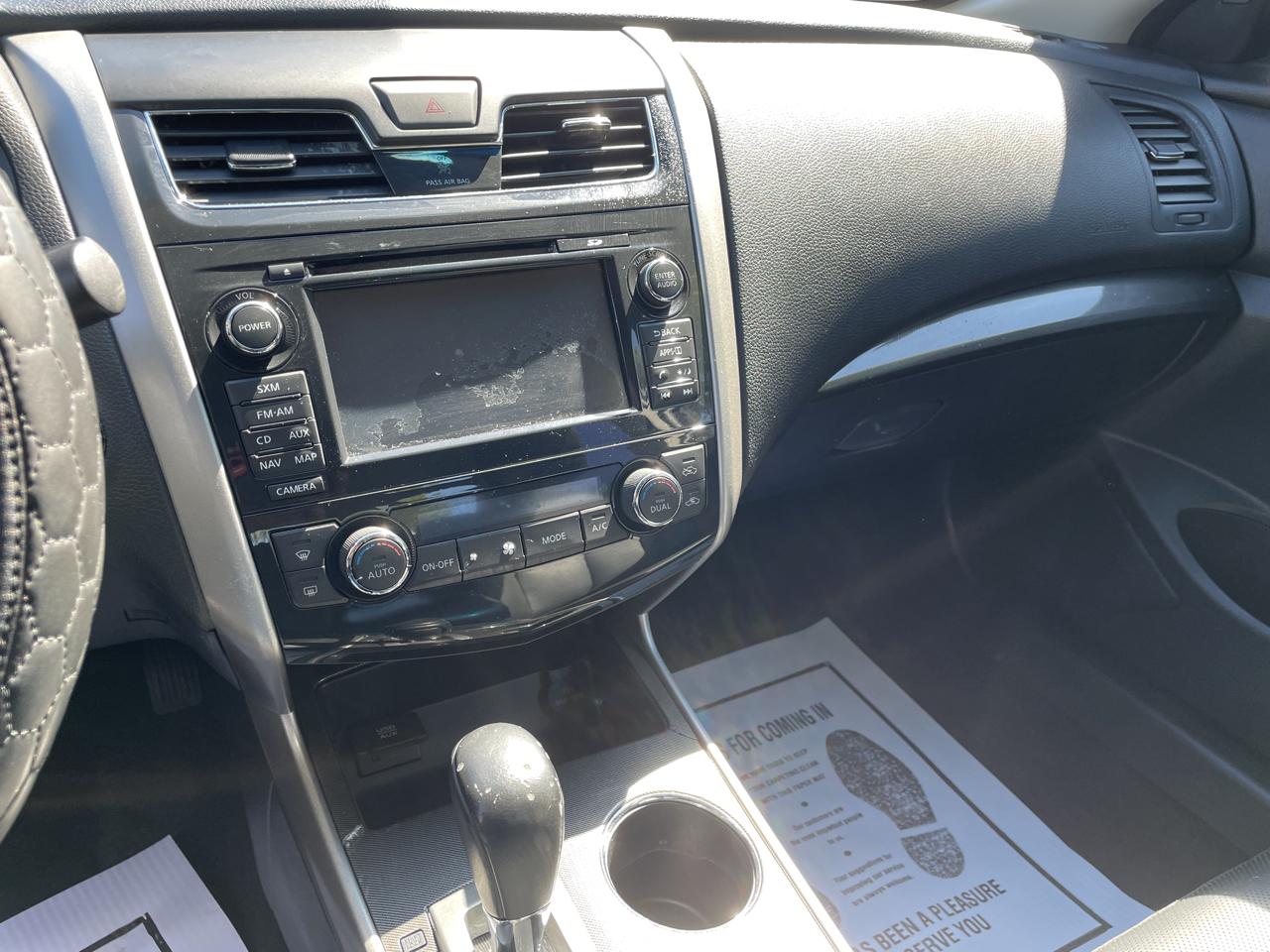 Nissan Altima 4dr Sdn V6 3.5 SL *Ltd Avail* 2015