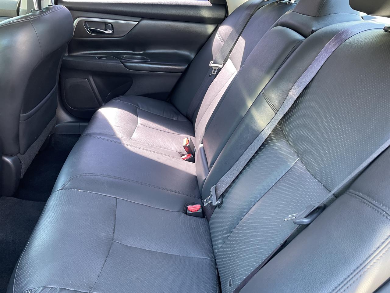 Nissan Altima 4dr Sdn V6 3.5 SL *Ltd Avail* 2015