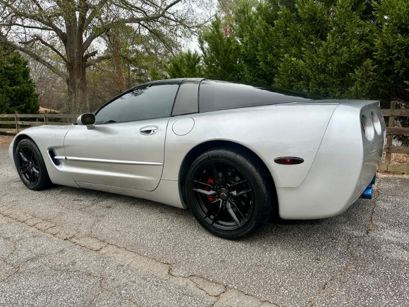 2001 Chevrolet Corvette Coupe photo 3