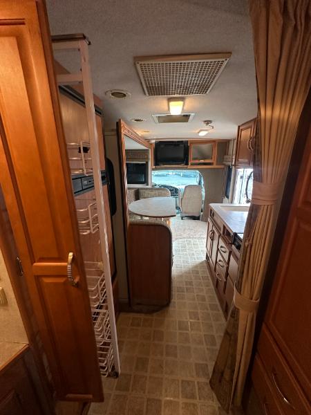 Ford Econoline E-450 2005