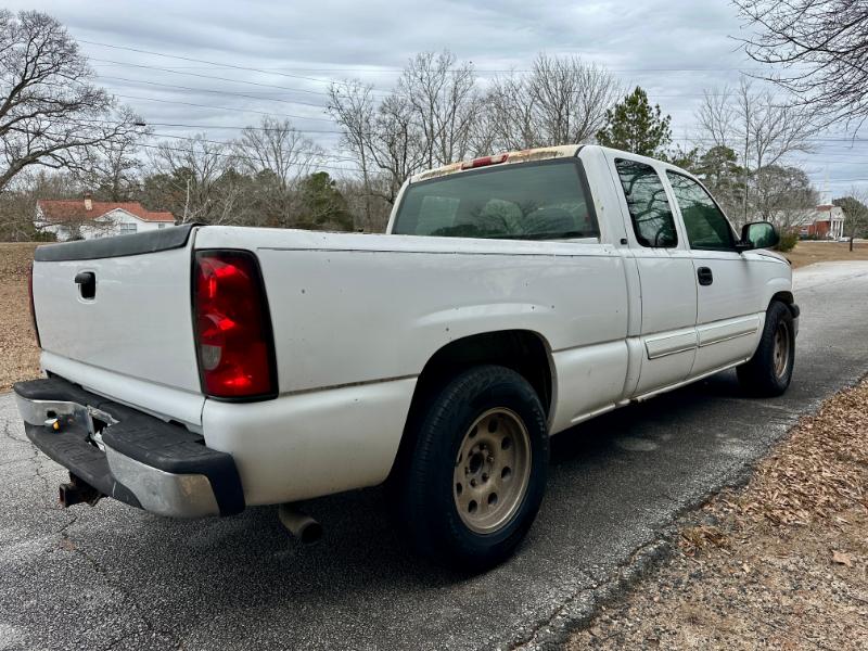 Chevrolet Silverado 1500 LS Ext. Cab Short Bed 2WD 2005