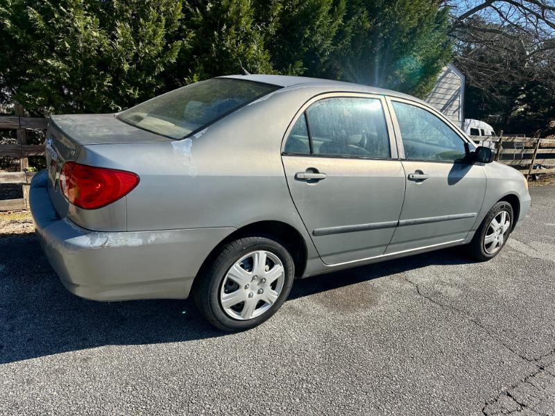 Toyota Corolla LE 2004