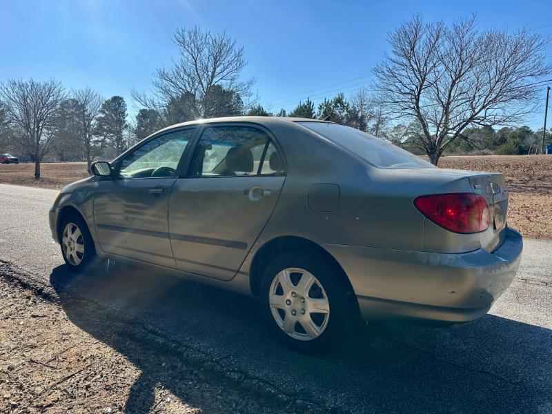 Toyota Corolla LE 2004