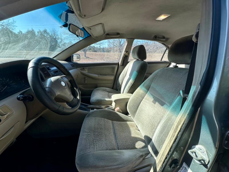 Toyota Corolla LE 2004