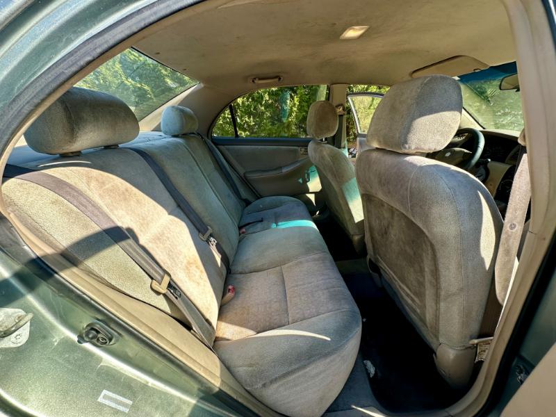 Toyota Corolla LE 2004