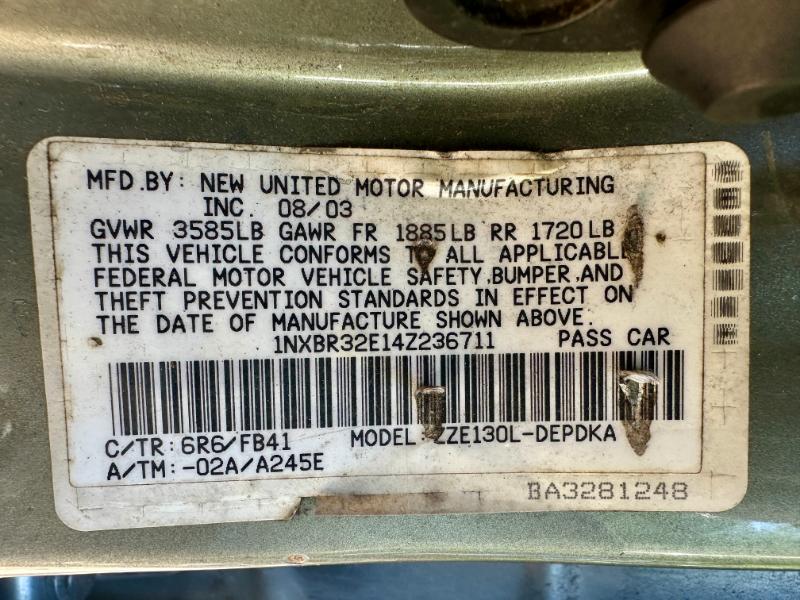 Toyota Corolla LE 2004