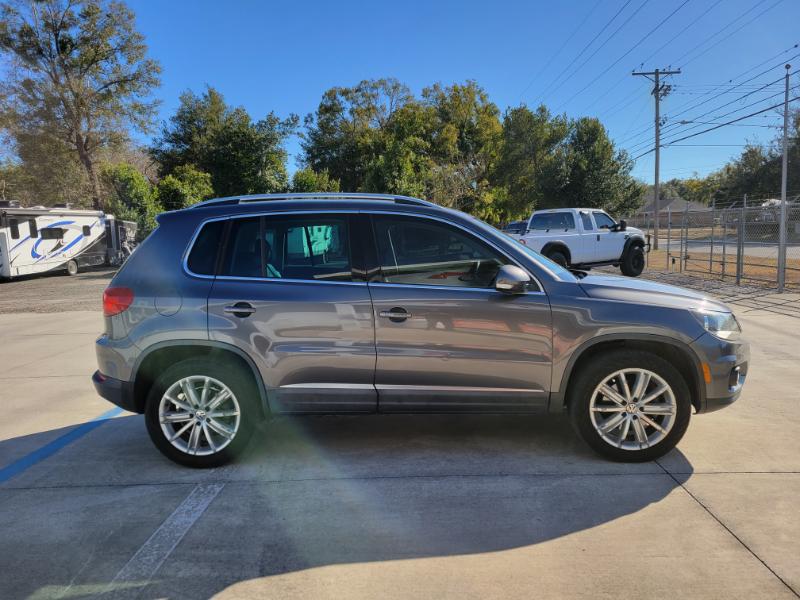 Volkswagen Tiguan S 2014