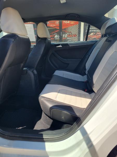 Volkswagen Jetta SE 6A 2016