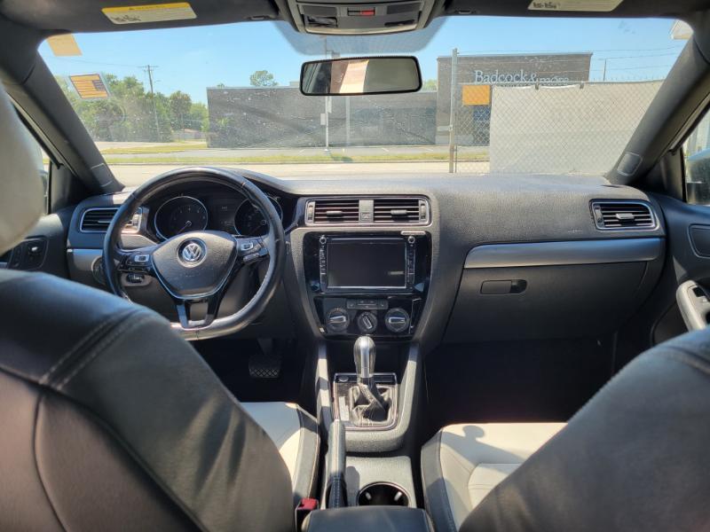 Volkswagen Jetta SE 6A 2016