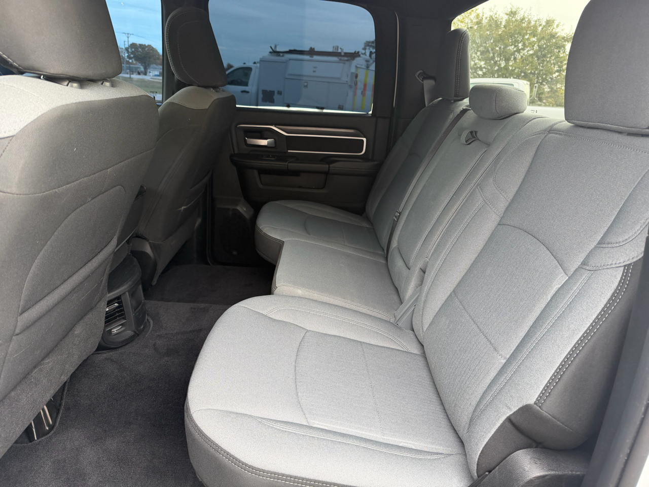 RAM 3500 Big Horn Crew Cab LWB 4WD DRW 2024 RAM 3500 Big Horn Crew Cab LWB 4WD DRW 2024