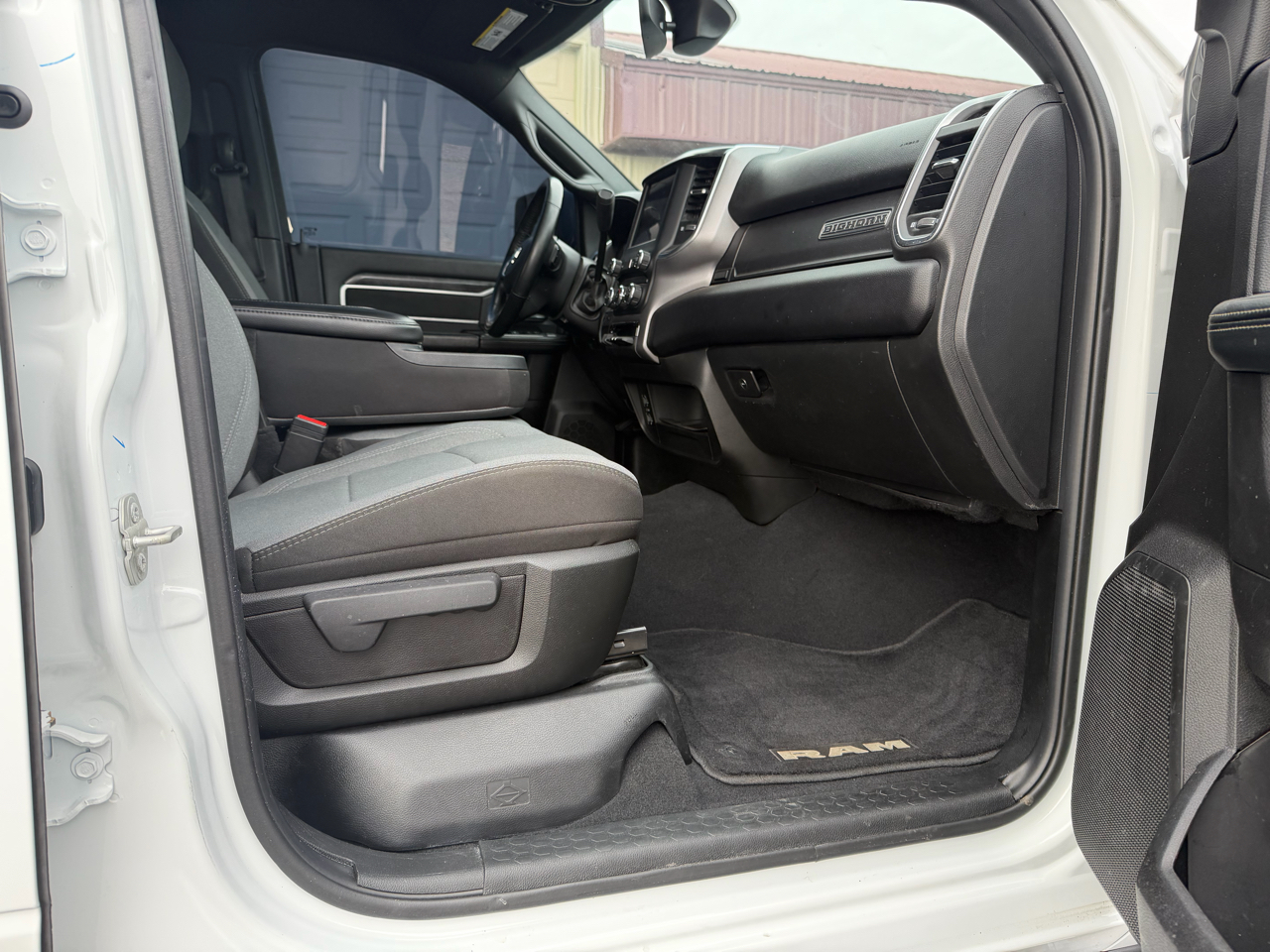 RAM 3500 Big Horn Crew Cab LWB 4WD DRW 2024 RAM 3500 Big Horn Crew Cab LWB 4WD DRW 2024