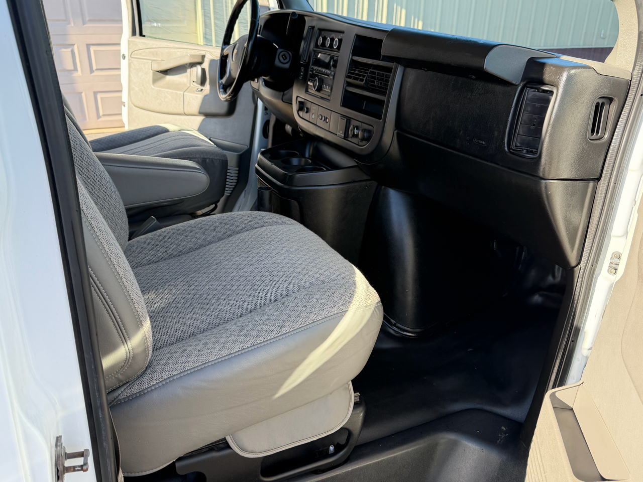 Chevrolet Express G3500 139" 2017