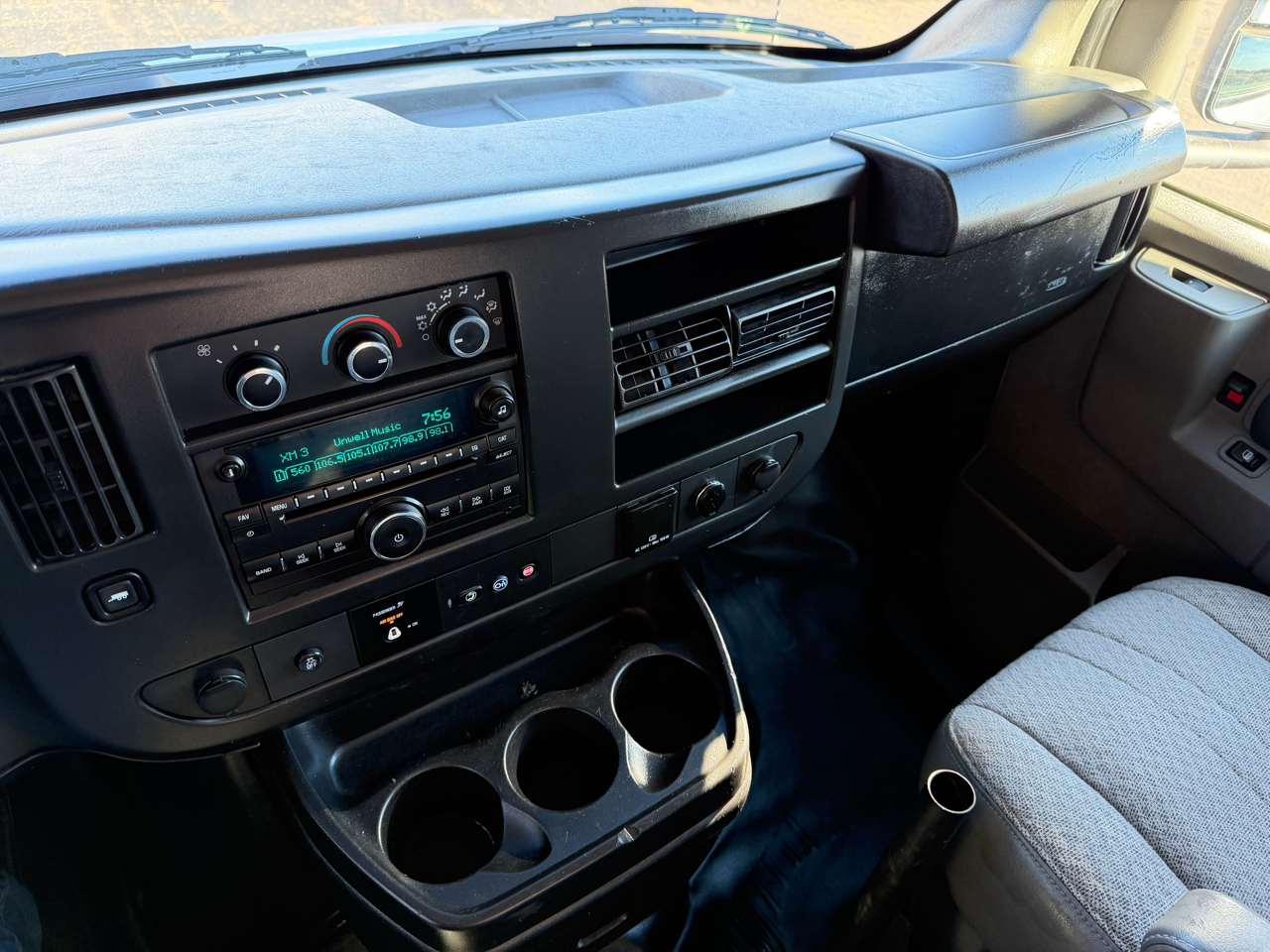 Chevrolet Express G3500 139" 2017